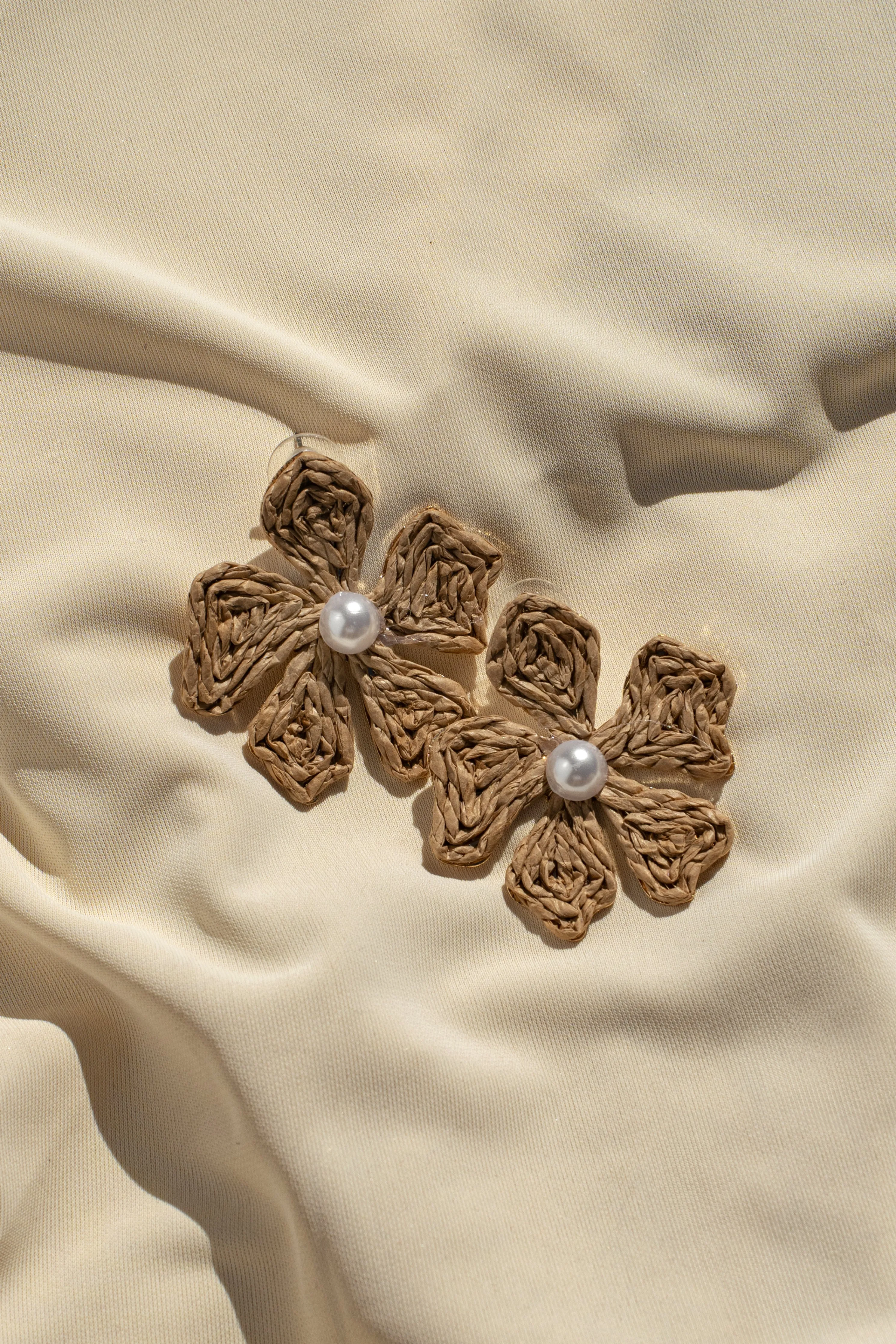 Natural Lexa Flower Earrings