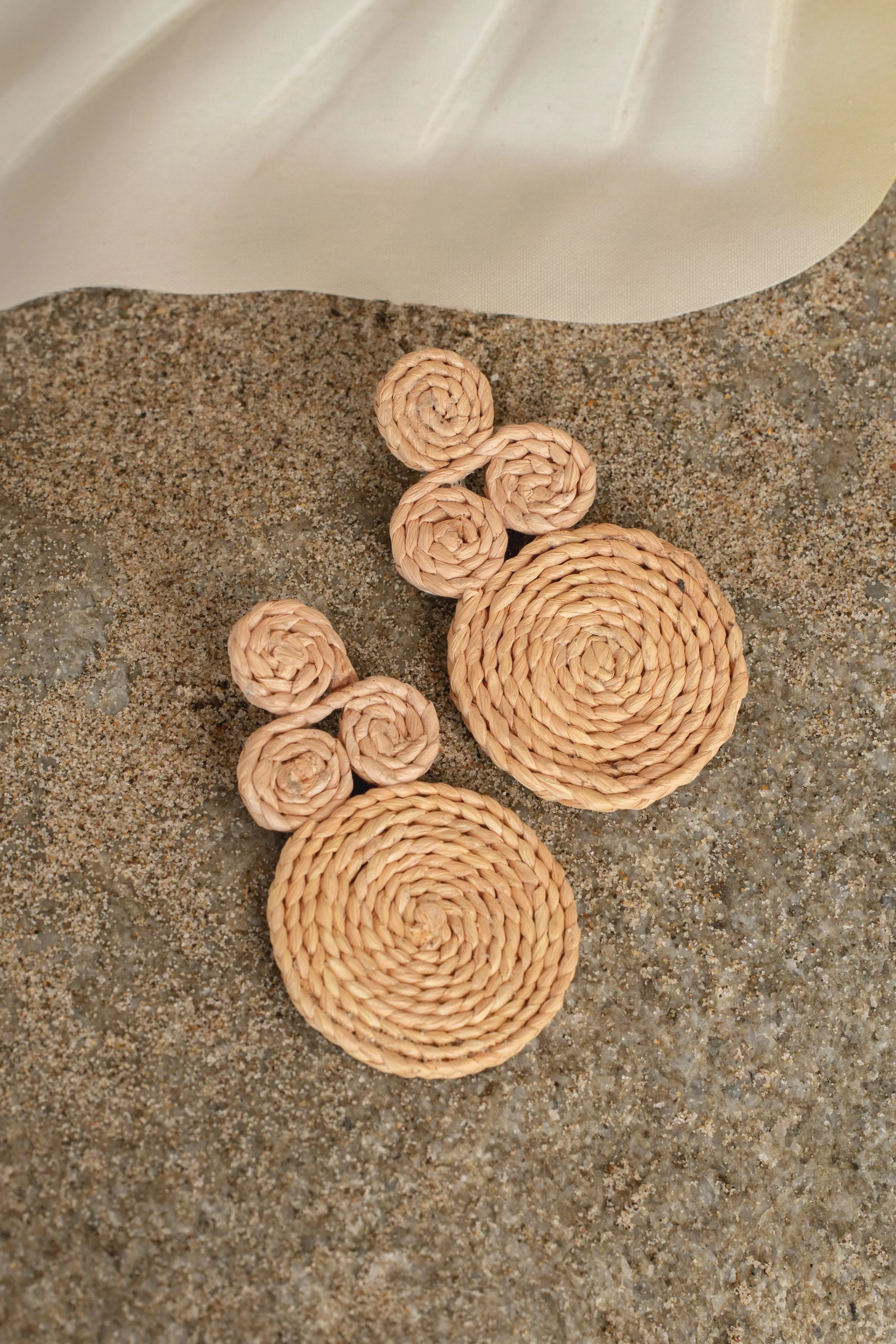 Natural Luka Dangle Earrings